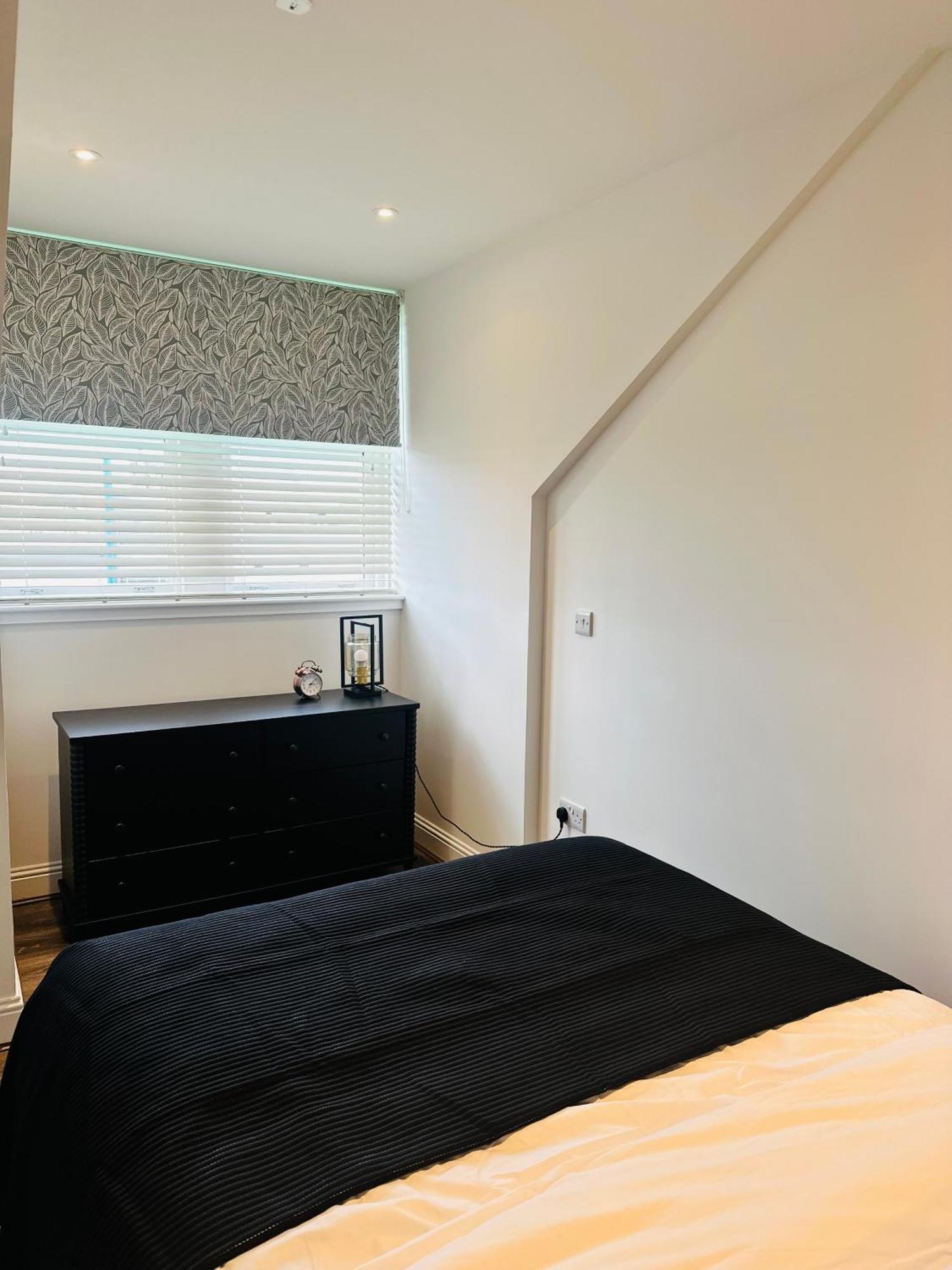 Barnet House Serviced Apartments Dunfermline Extérieur photo